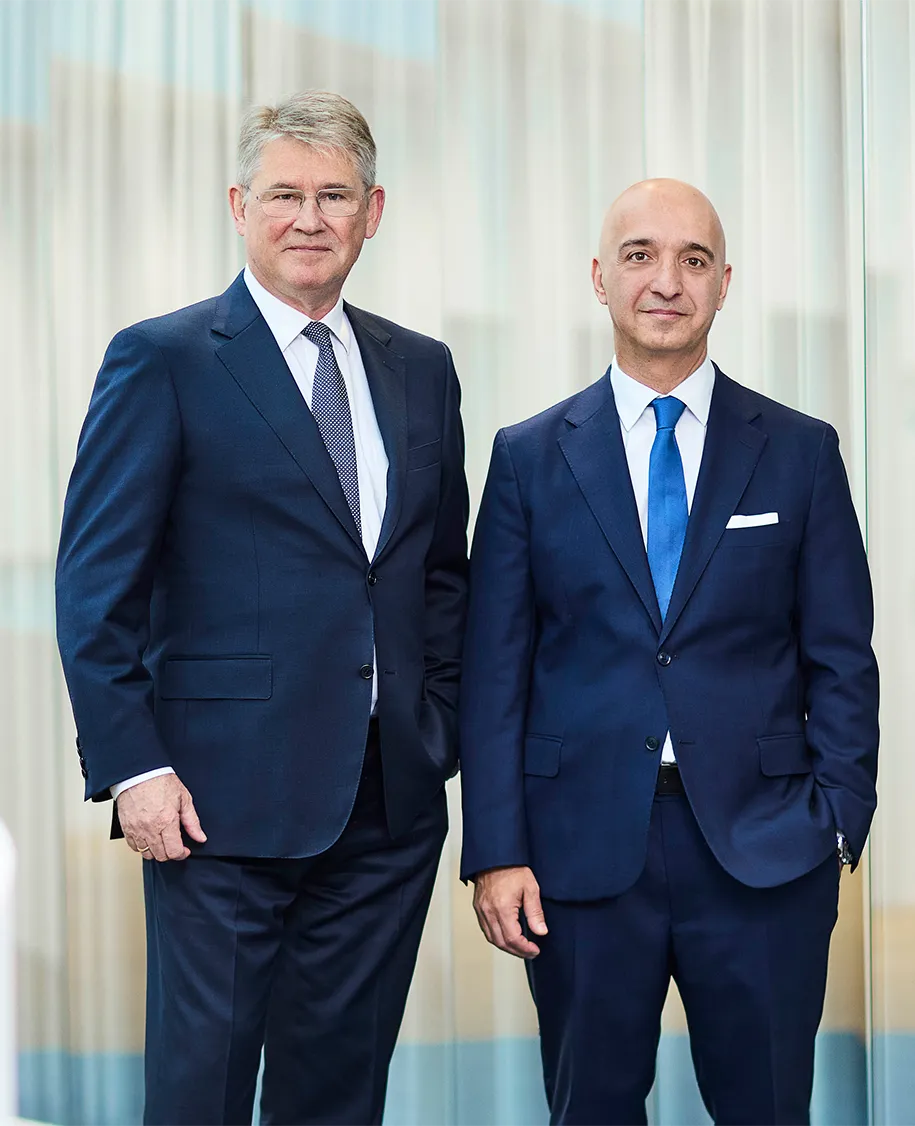 Chair of the Board of Directors Lars Rebien Sørensen (left) and President and CEO Maziar Mike Doustdar (right). 